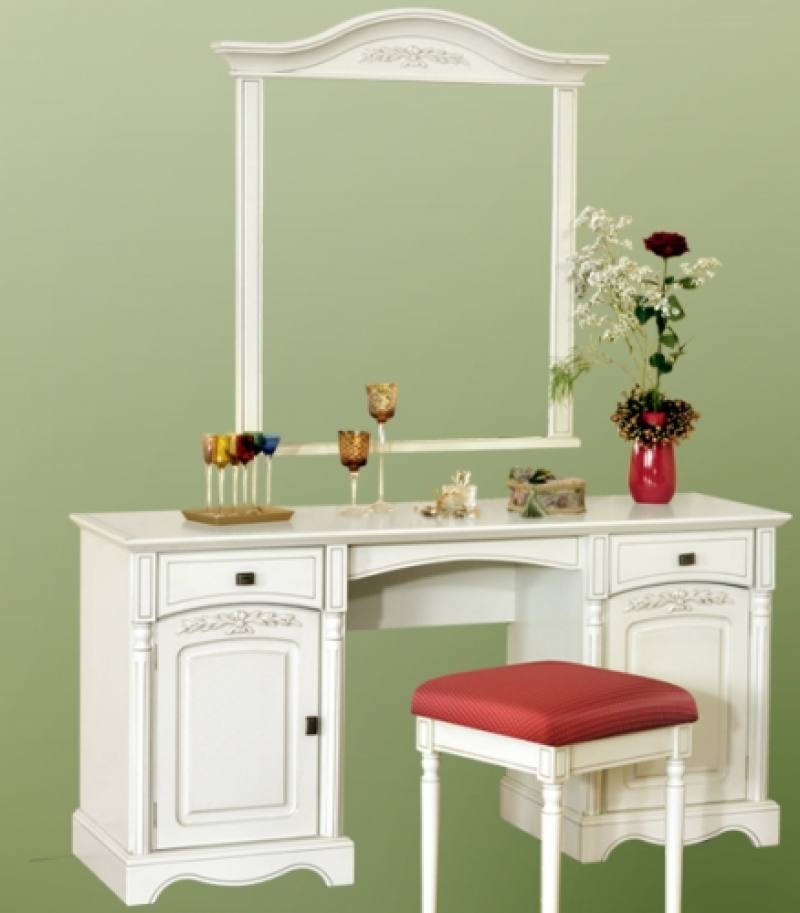 Dormitor / Toaleta 2 usi 2 sertare